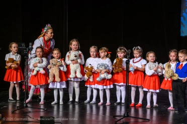 "Babciu, Dziadku kolędujcie z nami" - koncert młodszych grup Zespołu Pieśni i Tańca Świerczkowiacy - 12