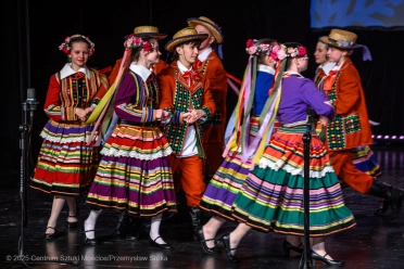 "Babciu, Dziadku kolędujcie z nami" - koncert młodszych grup Zespołu Pieśni i Tańca Świerczkowiacy - 21