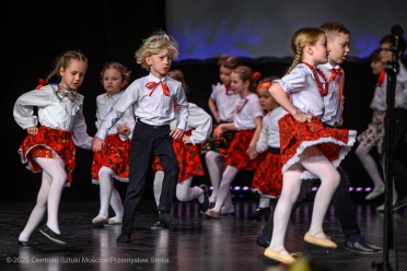 "Babciu, Dziadku kolędujcie z nami" - koncert młodszych grup Zespołu Pieśni i Tańca Świerczkowiacy - 31