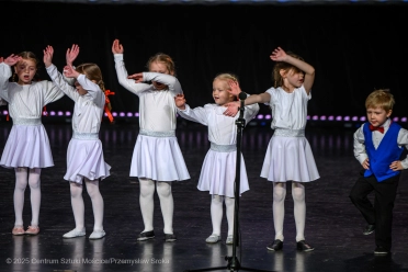 "Babciu, Dziadku kolędujcie z nami" - koncert młodszych grup Zespołu Pieśni i Tańca Świerczkowiacy - 39