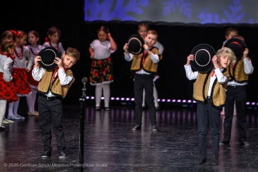 "Babciu, Dziadku kolędujcie z nami" - koncert młodszych grup Zespołu Pieśni i Tańca Świerczkowiacy - 43