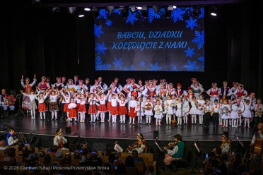 "Babciu, Dziadku kolędujcie z nami" - koncert młodszych grup Zespołu Pieśni i Tańca Świerczkowiacy - 50